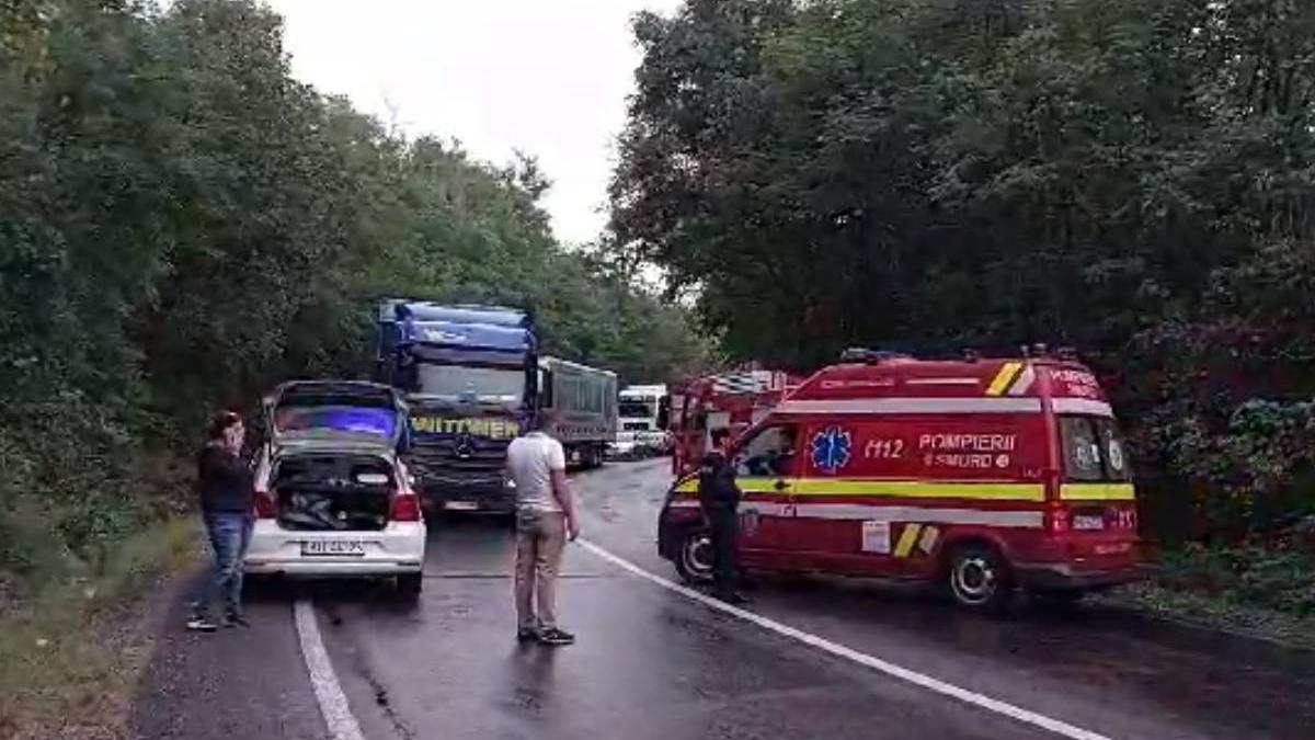 accident rutier tir microbuze mehedinti