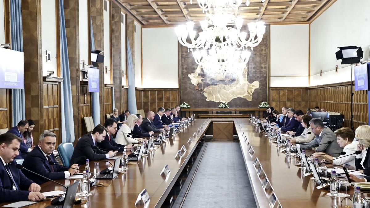 facias avertisment guvern ordonanta austeritatii