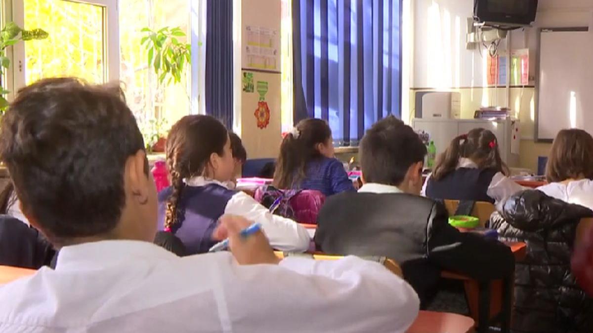 elevii agresivi trimisi psiholog de mana cu parinti lege cine plateste