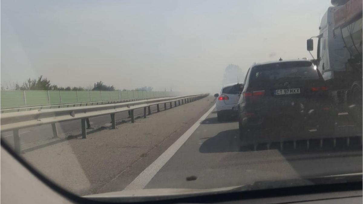 trafic oprit total pe autostrada a1 bucuresti pitesti din cauza unui incendiu de vegetatie