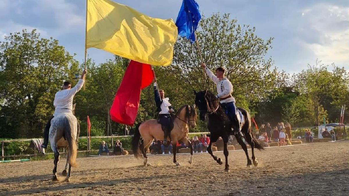 basme cu cai la comana