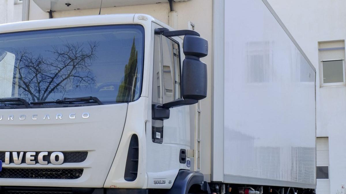 poveste sase femei inchise intr un camion frigorific victime jurnalista franta