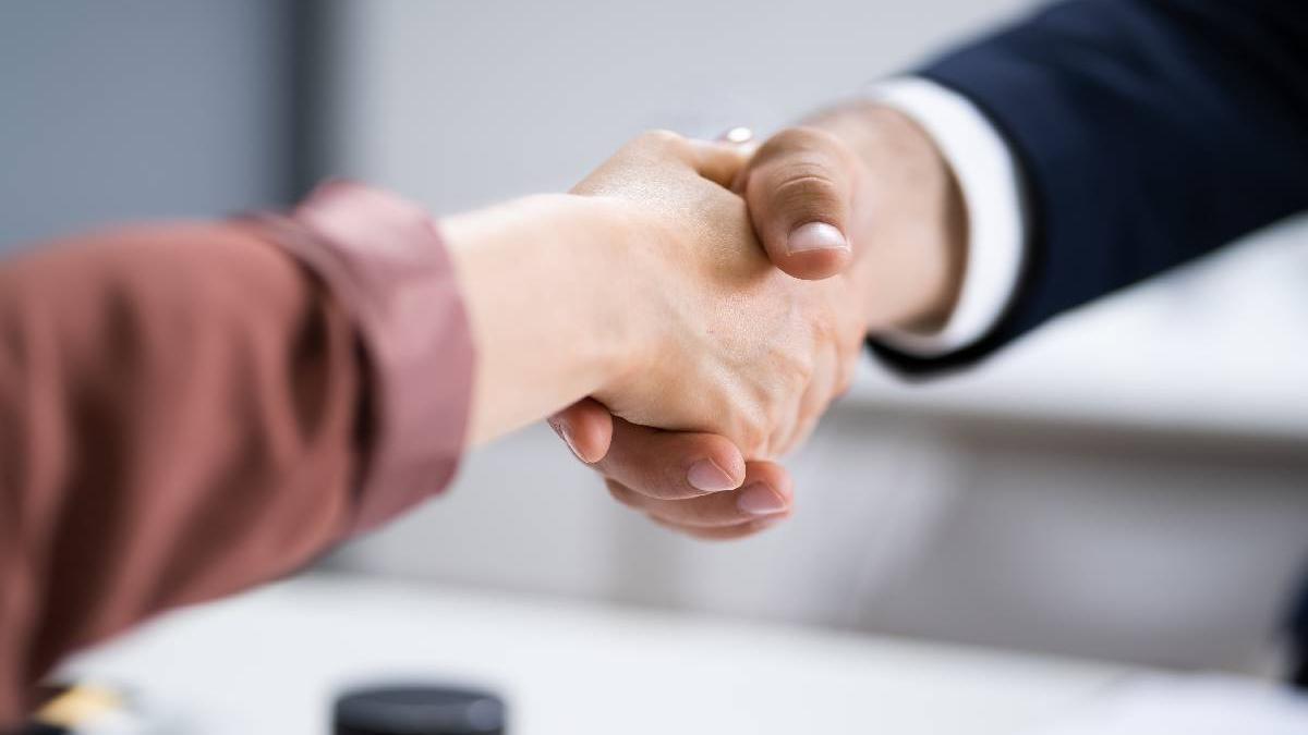 angajati peste 45 ani cautati firme patroni tineri fug munca