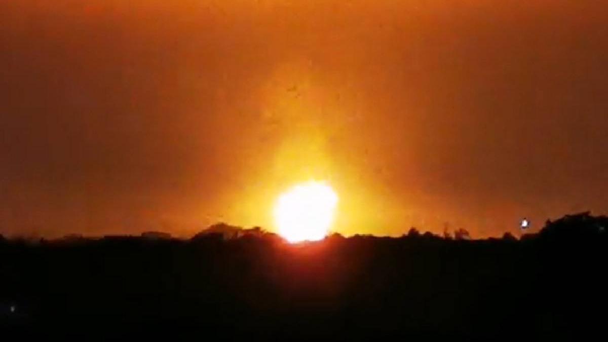 explozie uriasa marea britanie minge foc filmata localnici explozie uriasa marea britanie minge foc filmata localnici