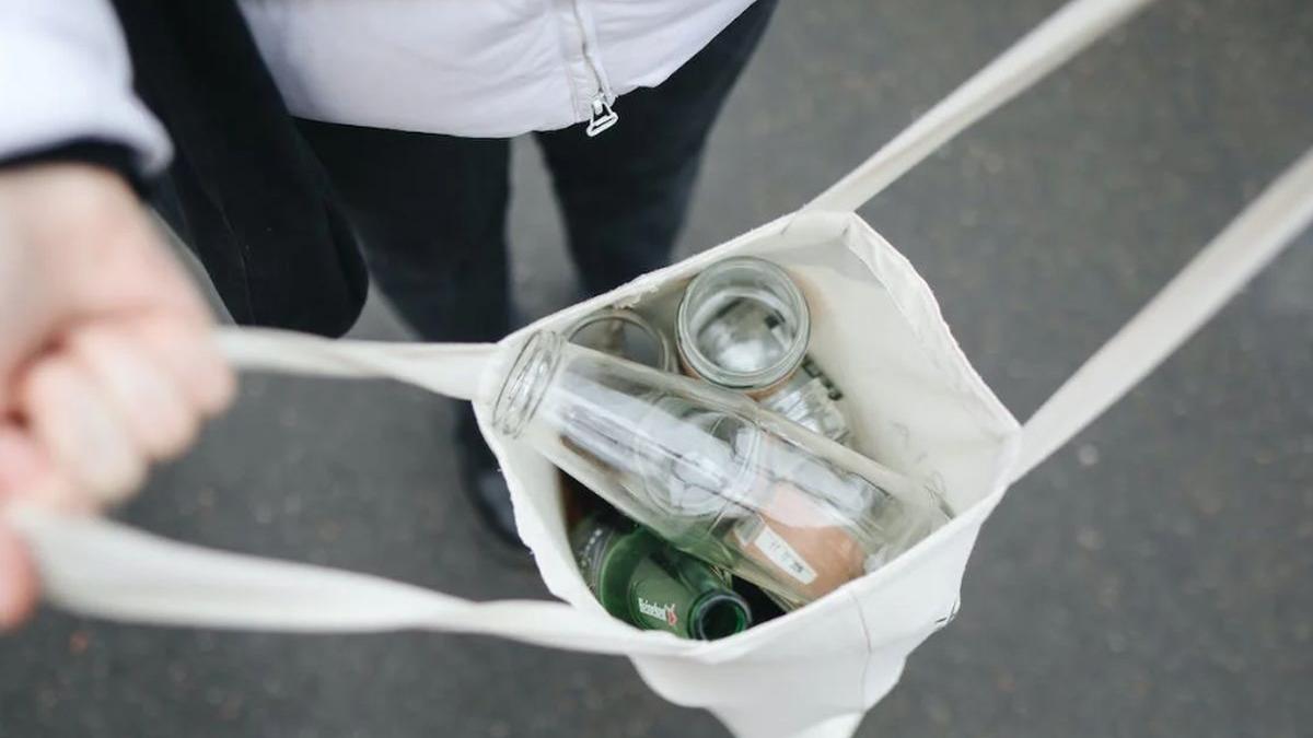 romani cozi returnare sticle 50 bani romania curata