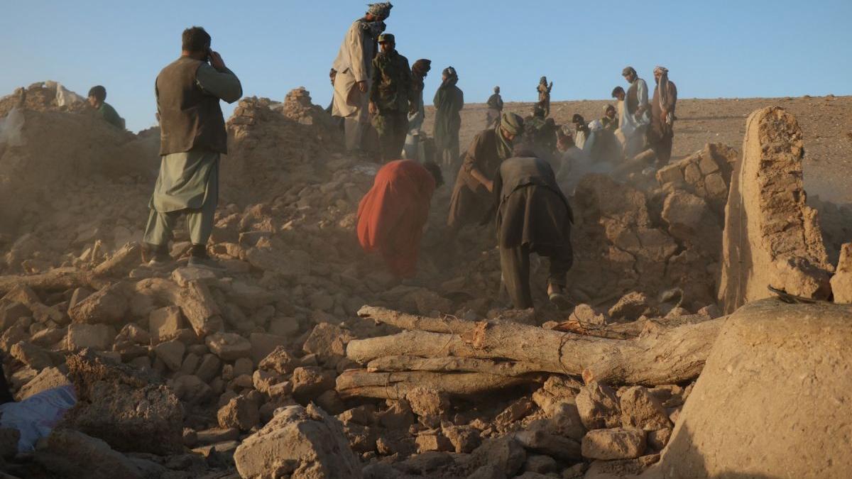 2400 oameni au murit cutremure afganistan