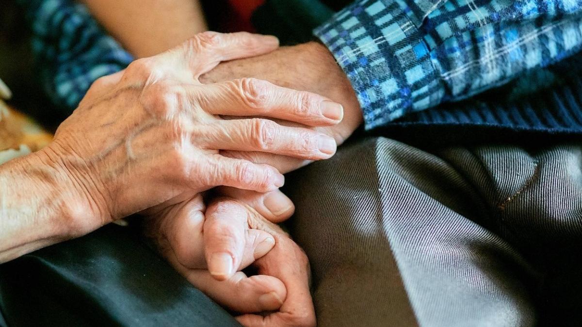 gest impresionant barbat satu mare om fara adapost centru social adulti