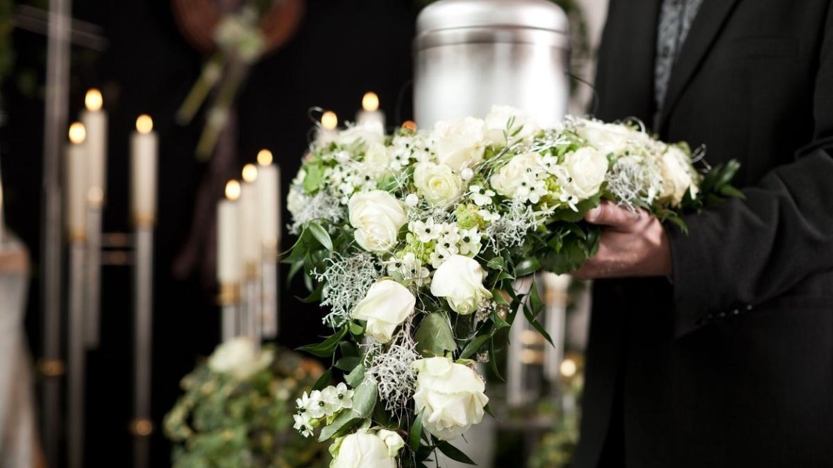 barbat vinde internet flacoane cenusa mamei moarte pret recipient