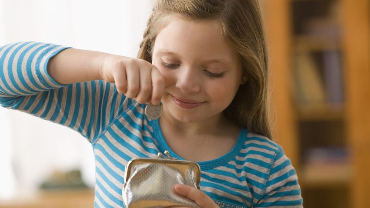 vouchere educationale 500 lei 410000 elevi vulnerabili rechizite imbracaminte