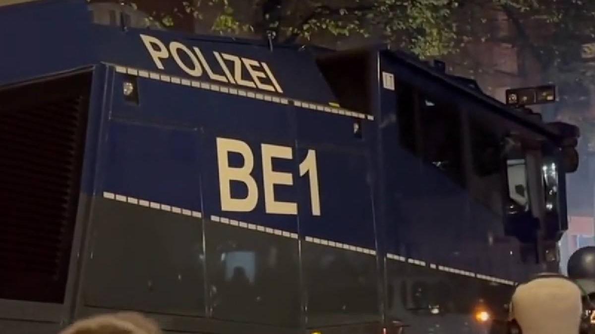 tunuri apa proteste berlin