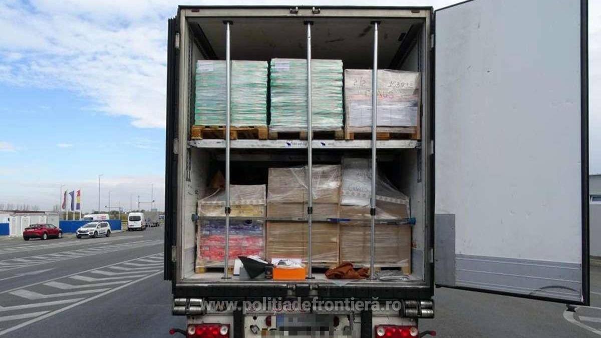 captura 4 milioane lei calafat parfumuri genti haine lux contrafacut camion