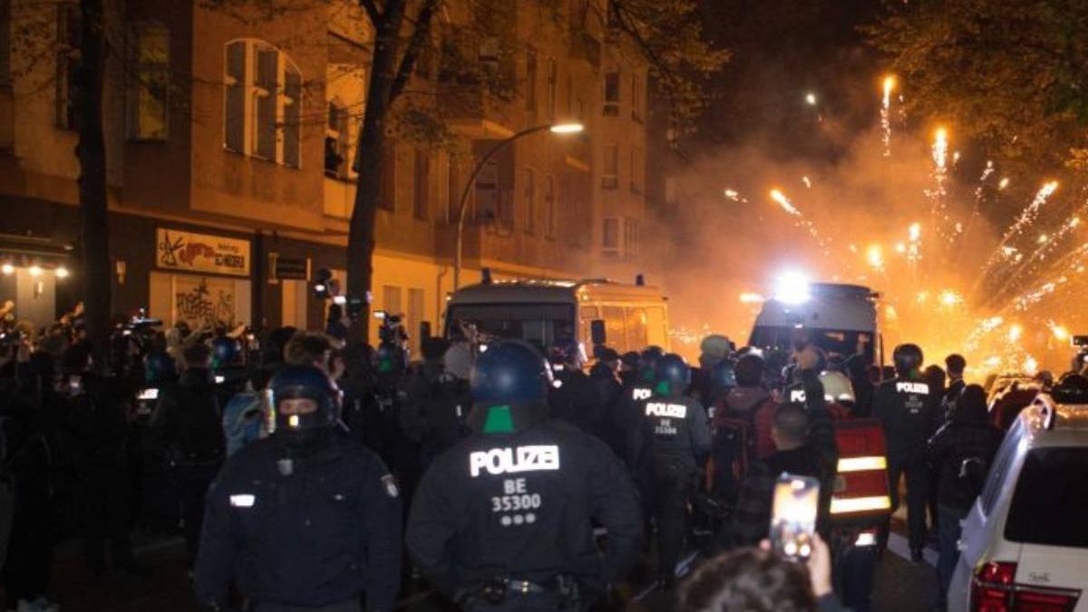 proteste uriase berlin migranti