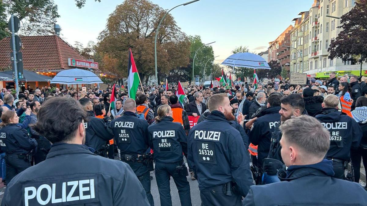 alerta maxima berlin musulmani proteste