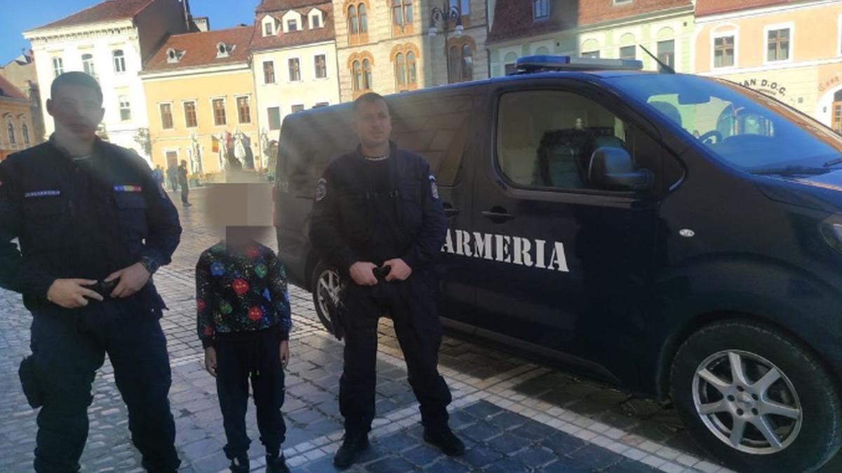 baietel 7 ani excursie ratacit brasov piata sfatului singur