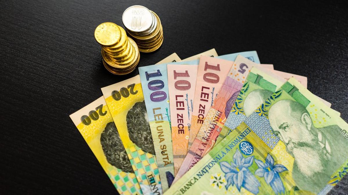 8 500 elevi romani burse medii sub cinci