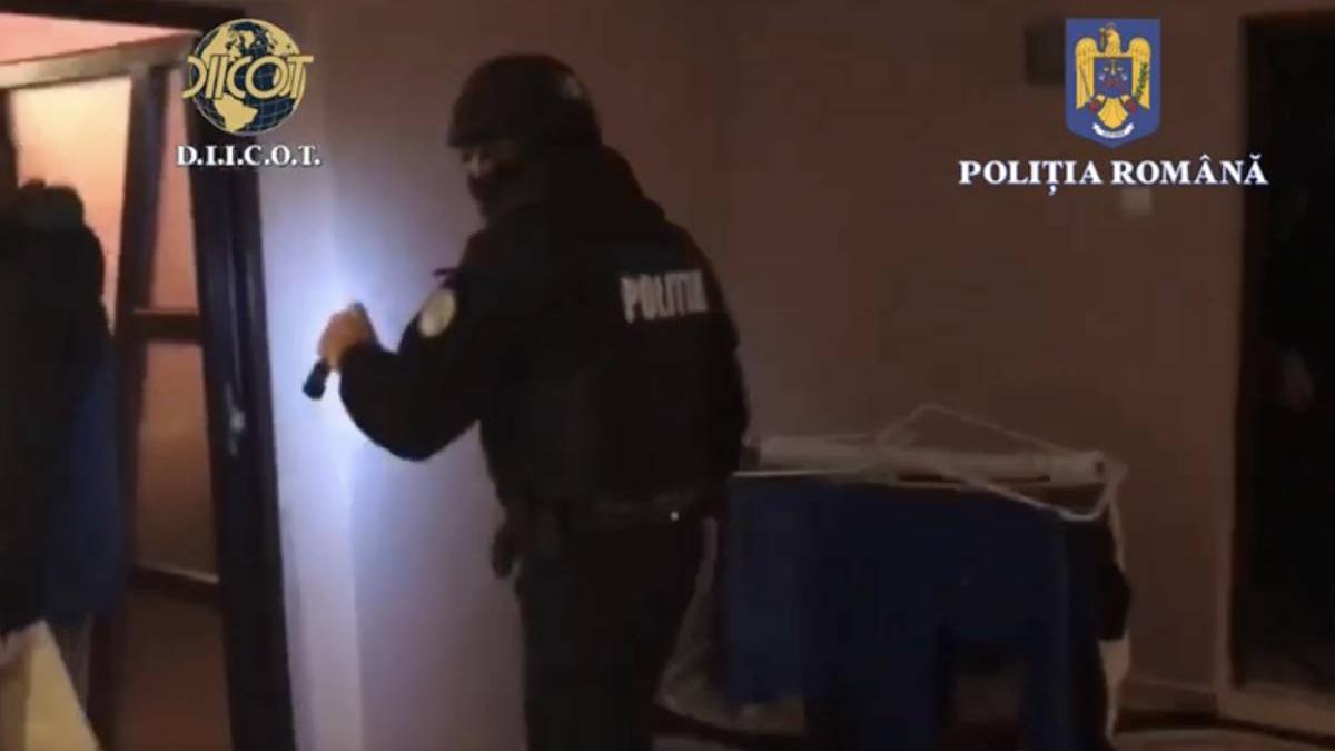 femeie obligata prostitutie pacalita barbat contract munca germania