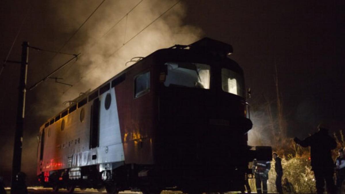 incendiu locomotiva arad calatori autoevacuati