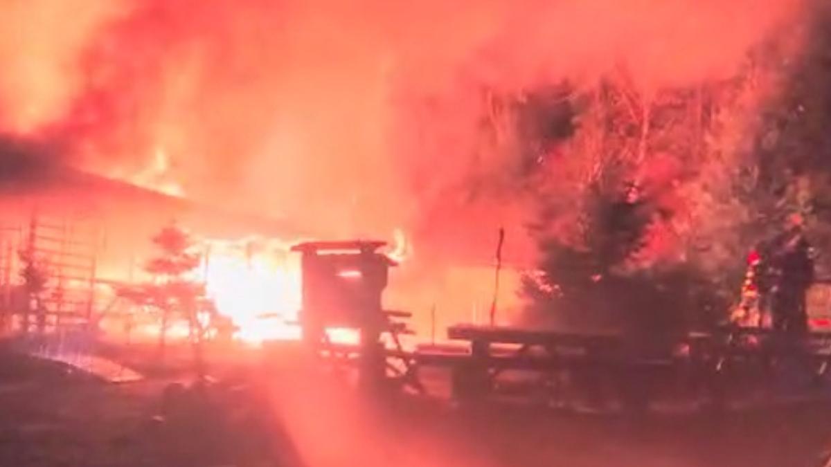 incendiu violent pensiune din rasnov pompieri brasov