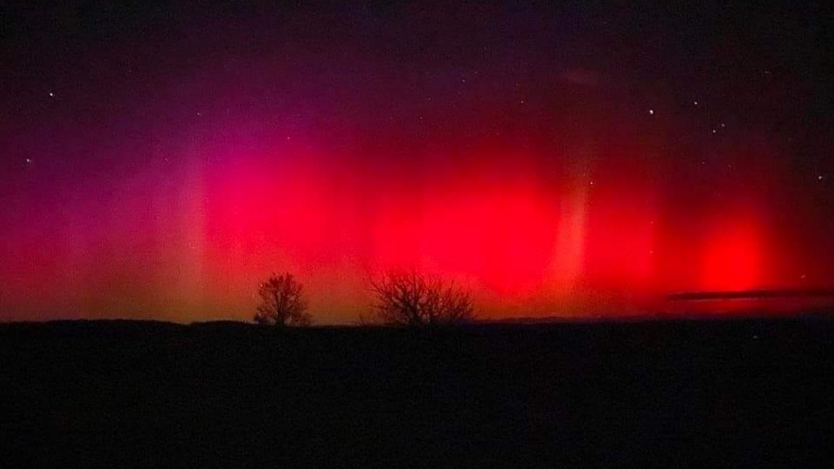 aurora boreala rosie prevesteste raul