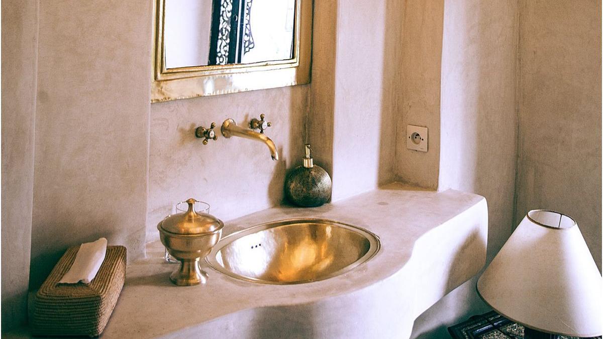 barbati fura toaleta aur palat