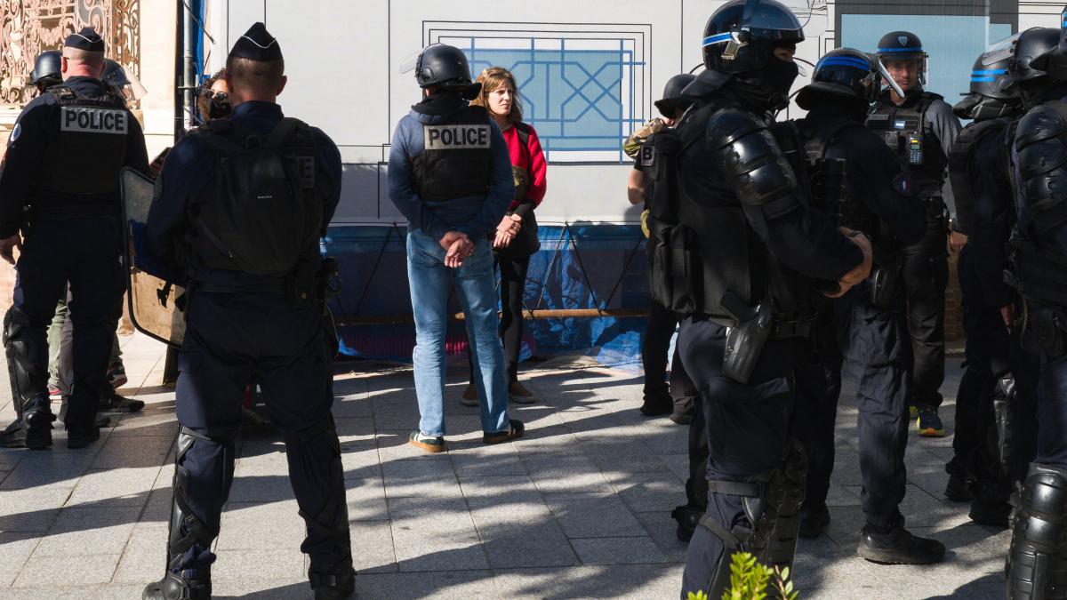 scoli franta alerta bomba gara