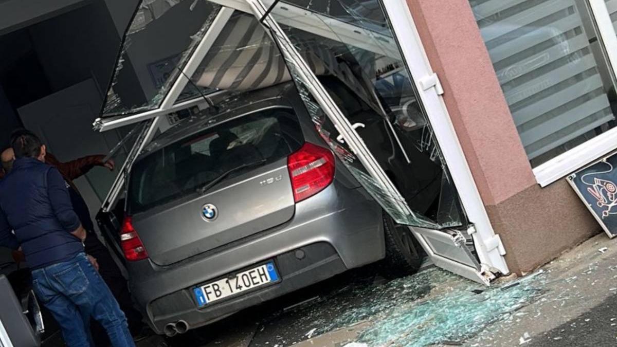 accident maramures sofer bmw masina salon infrumusetare