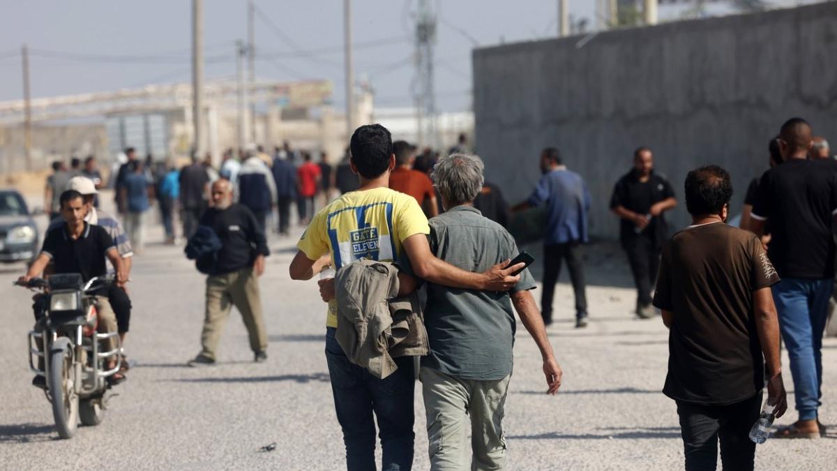 peste 100 roman parasesc fasia gaza punct trecere rafah