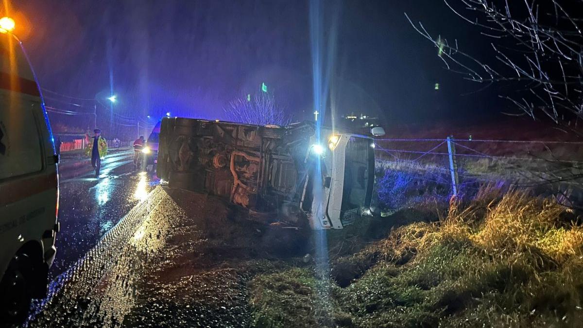 accident grav suceava autocar rasturnat drum e85