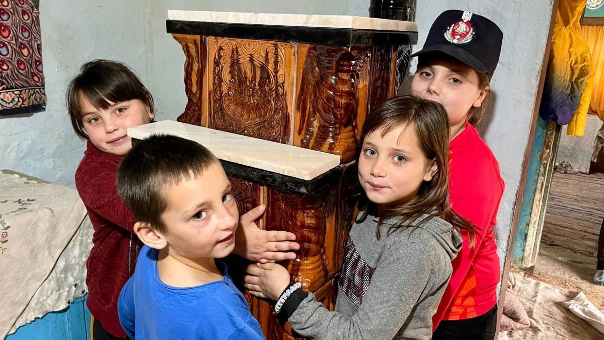 sabina fetita soba iarna pompieri botosani