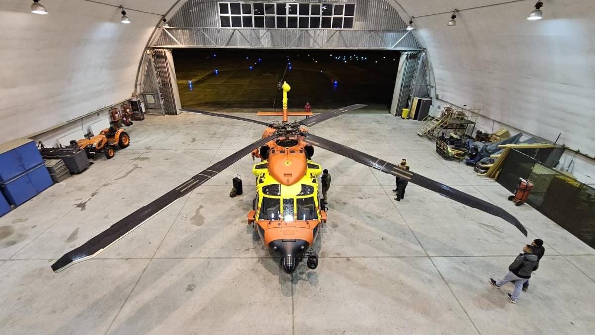 elicopter blackhawck situatii urgenta baza mai