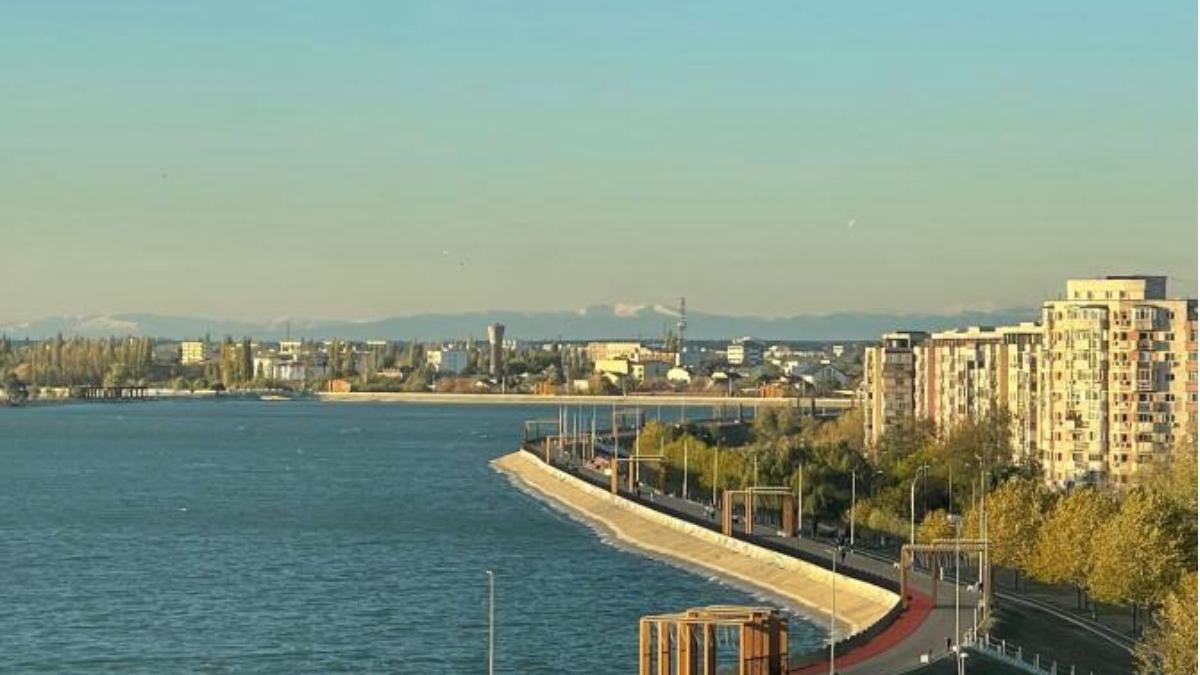 muntii bucegi vizibili bucuresti zapada creste fotografii capitala