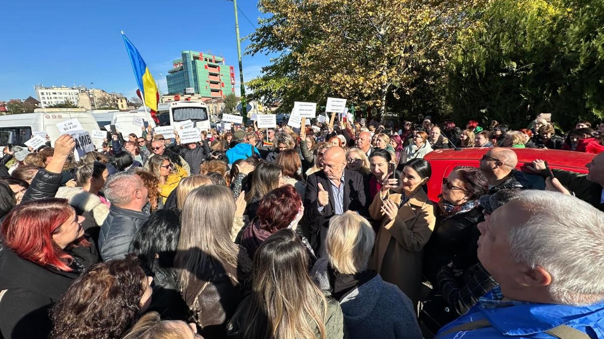 proiect lege majorare salarii angajati case asigurari sanatate adoptat parlament