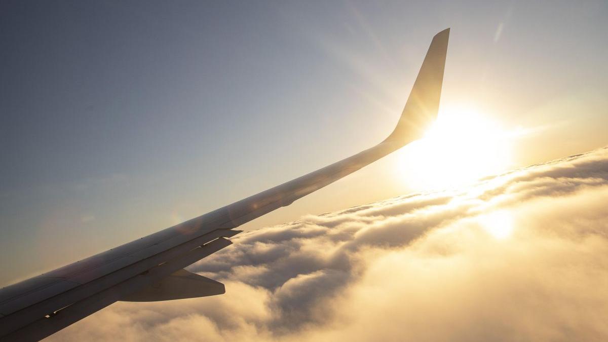 companie aviatica tara europeana pasageri acces gratuit whatsapp zbor