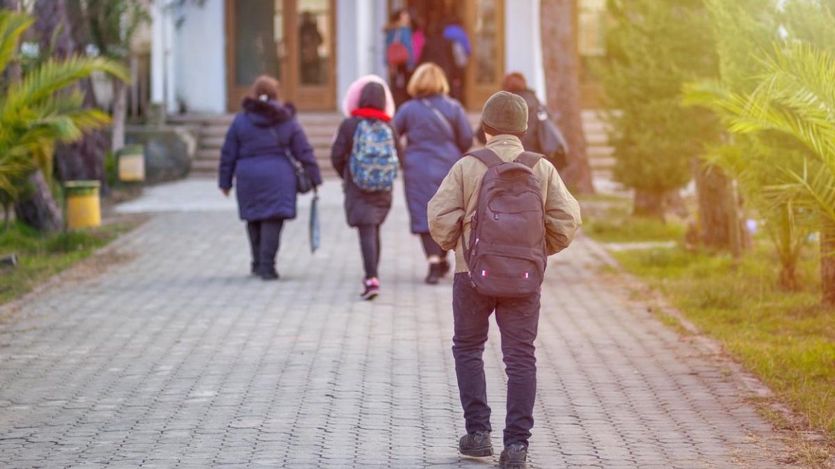 elevi maramures pusi sa cante imnul national incepere ore prefect