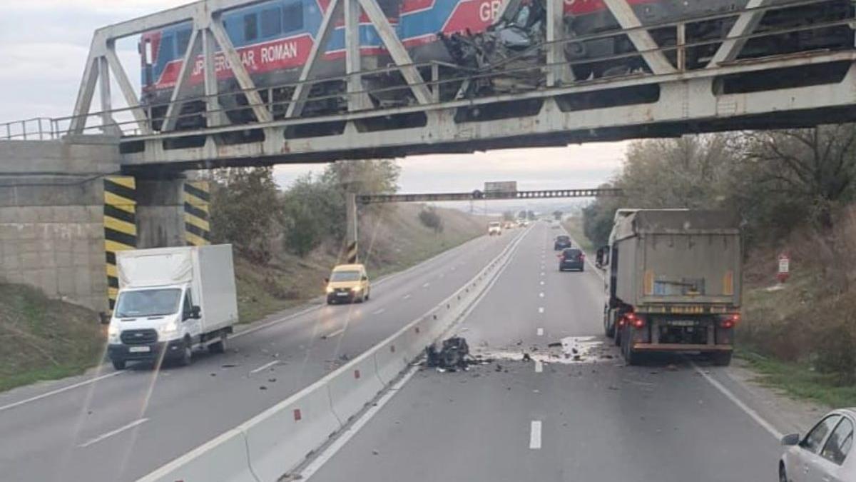 masina strivita tren pod feroviar constanta accident operatiune salvare sofer