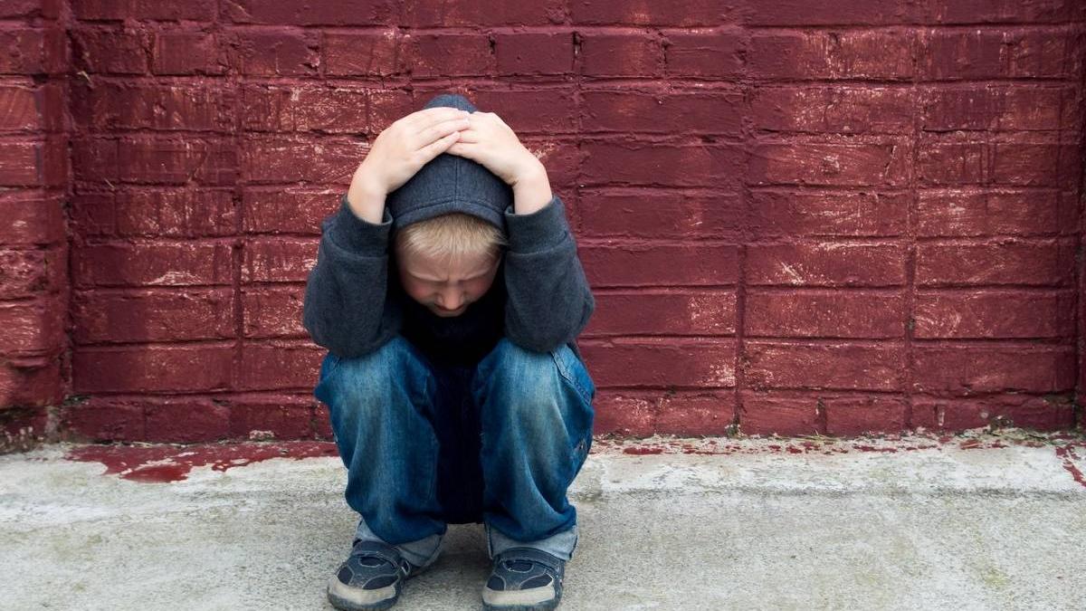 copil 10 ani legat abuzat prieteni joaca dambovita adolescenti retinuti