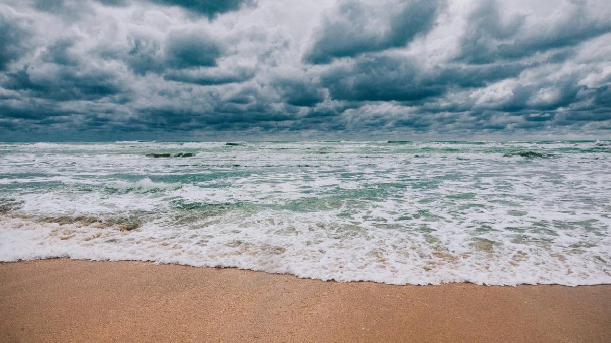 cod portocaliu vijelie rafale peste 90 km ora localitati avertizare meteo imediata