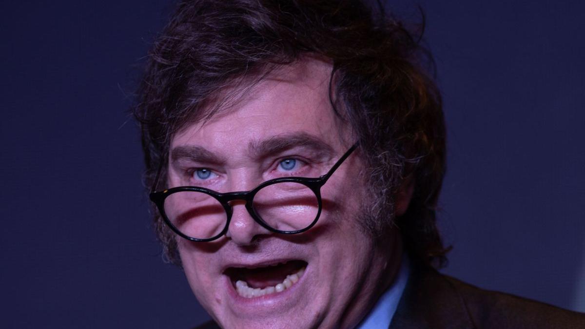 javier milei presedinte al argentinei clonat caine mort fan donald trump inchida banca centrala