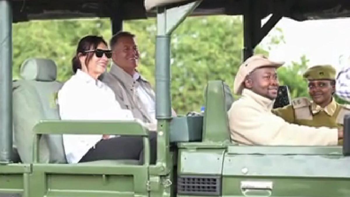 klaus iohannis emirate arabe unite turneu african vizita casa sclavilor liceu fete