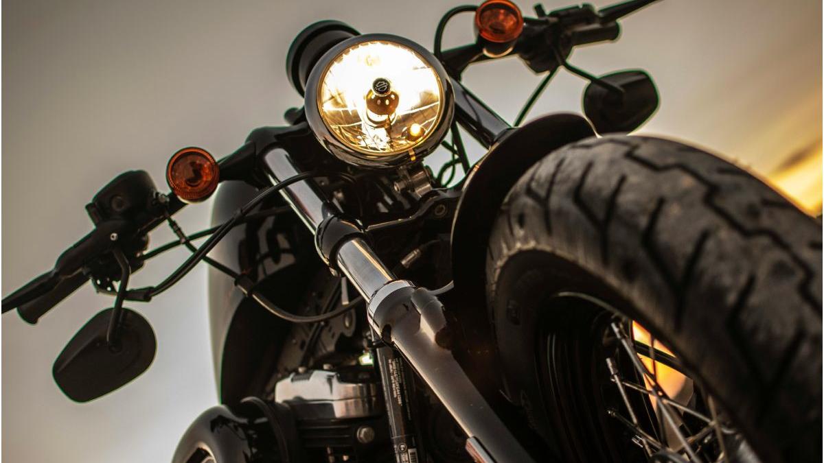 tineri motocicleta ordin plata fals