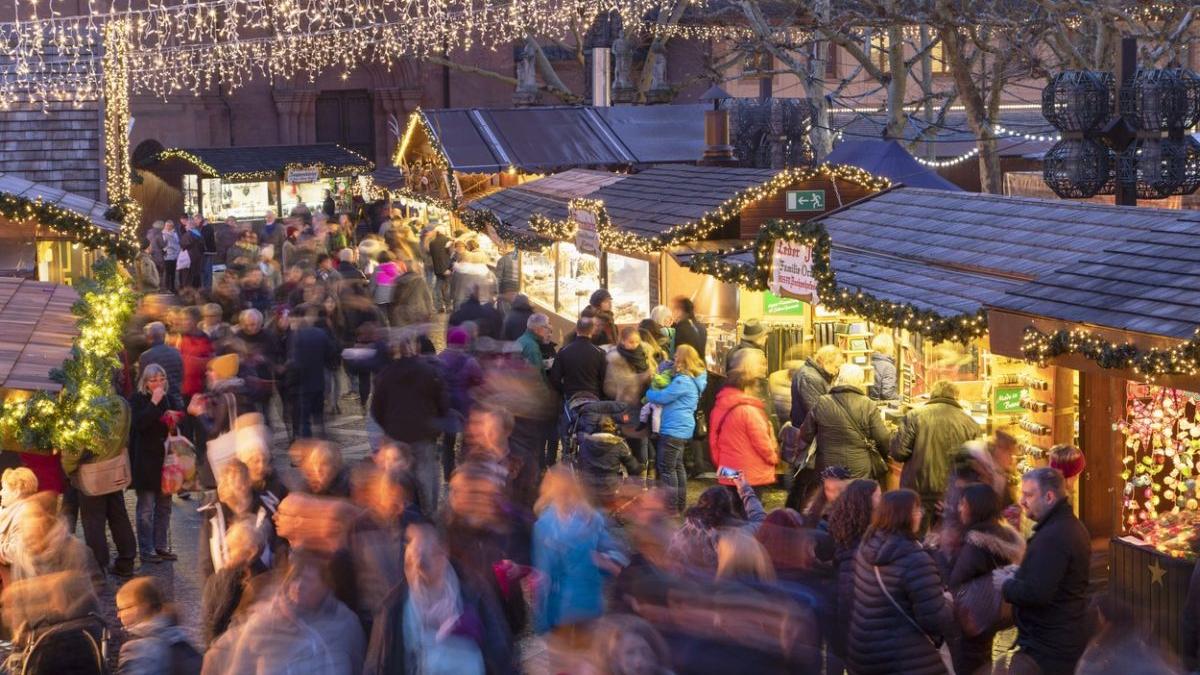 salarii 600 900 euro joburi sezon targ iarna curierat horeca