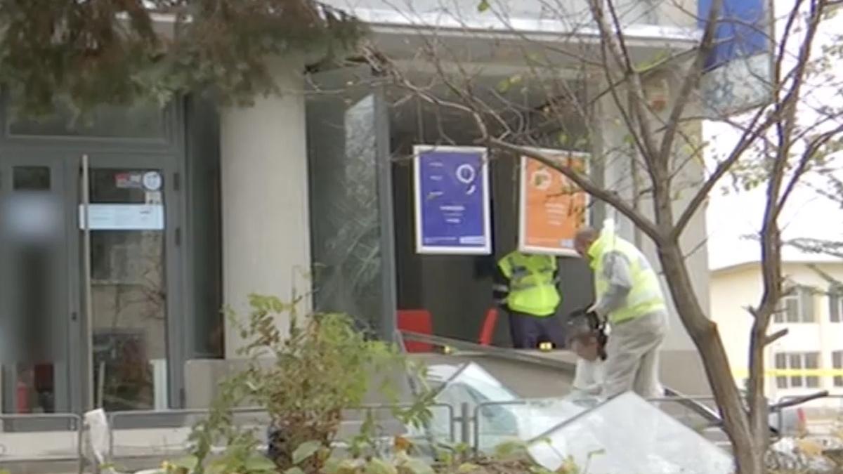 cel putin 3 victime tavan banca prabusit dej
