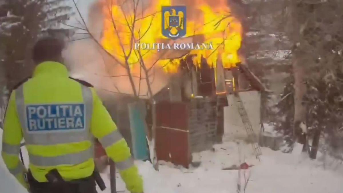 politisti salvat familie bebelus caini casa flacari predeal