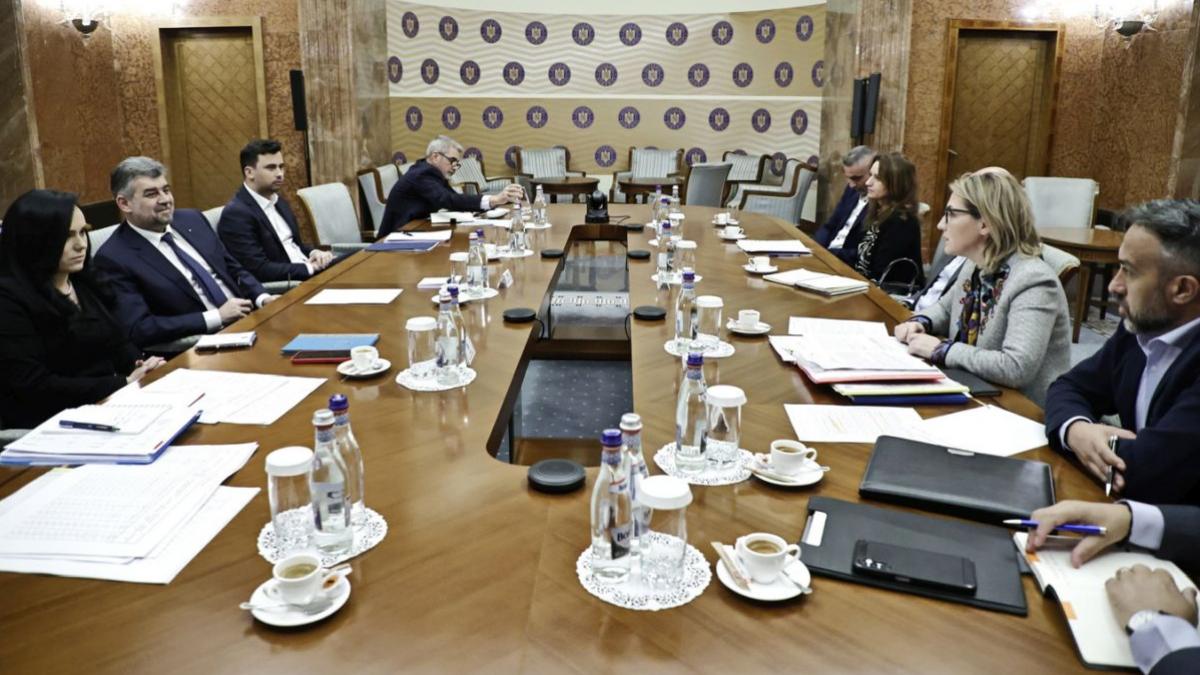 protest angajati case pensii se suspenda crestere salarii