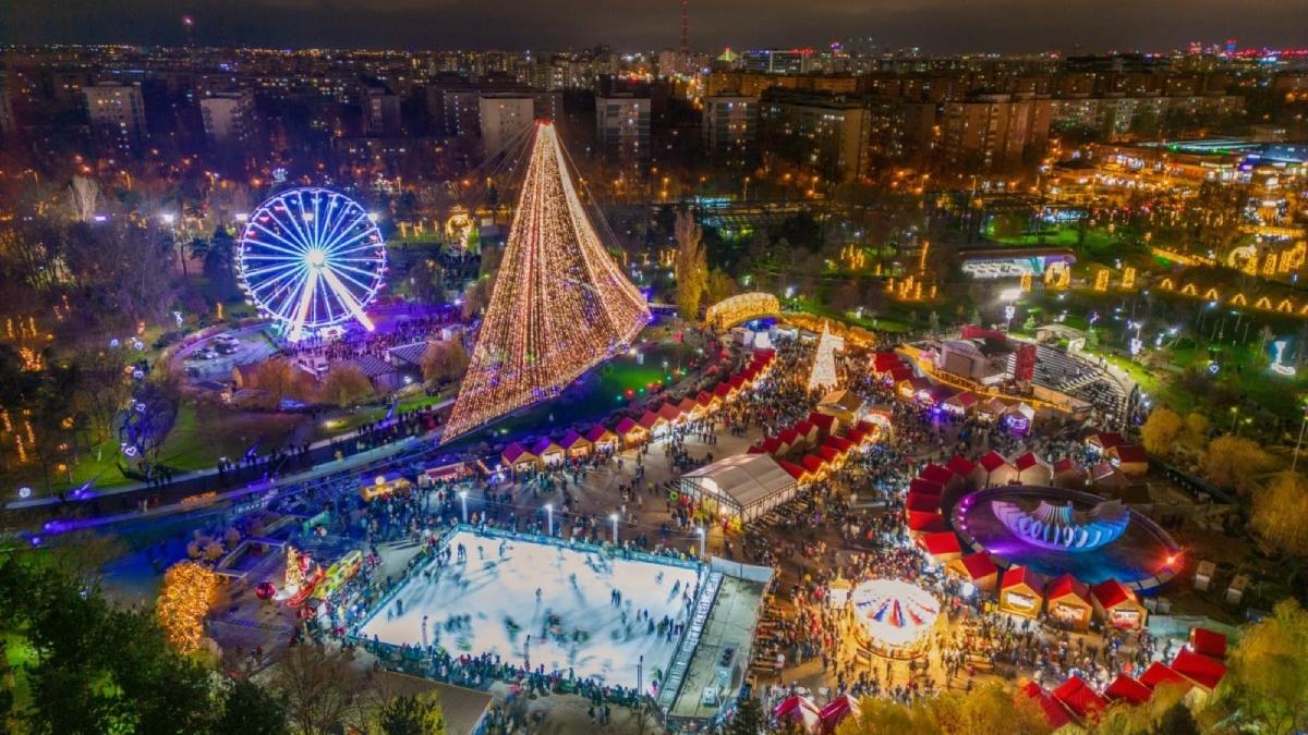 Încep târgurile de Crăciun din Bucureşti. Primul s-a deschis în Drumul Taberei | Imagini feerice