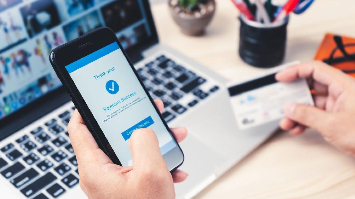 pericol cumparaturi online iphone bucata lemn