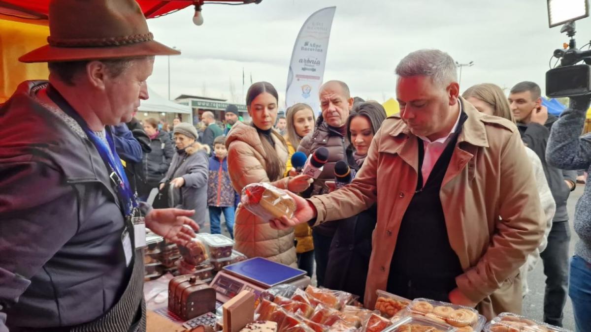 florin barbu ministrul agriculturi cumparaturi targul poftim din romania parcul tudor arghezi