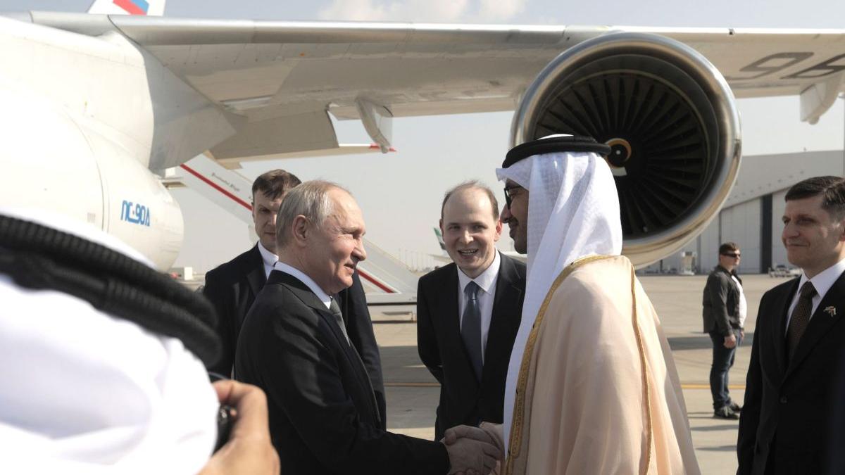 vladimir putin emirate escorta avioane su r5 mandat international arestare numele sau rusia pret