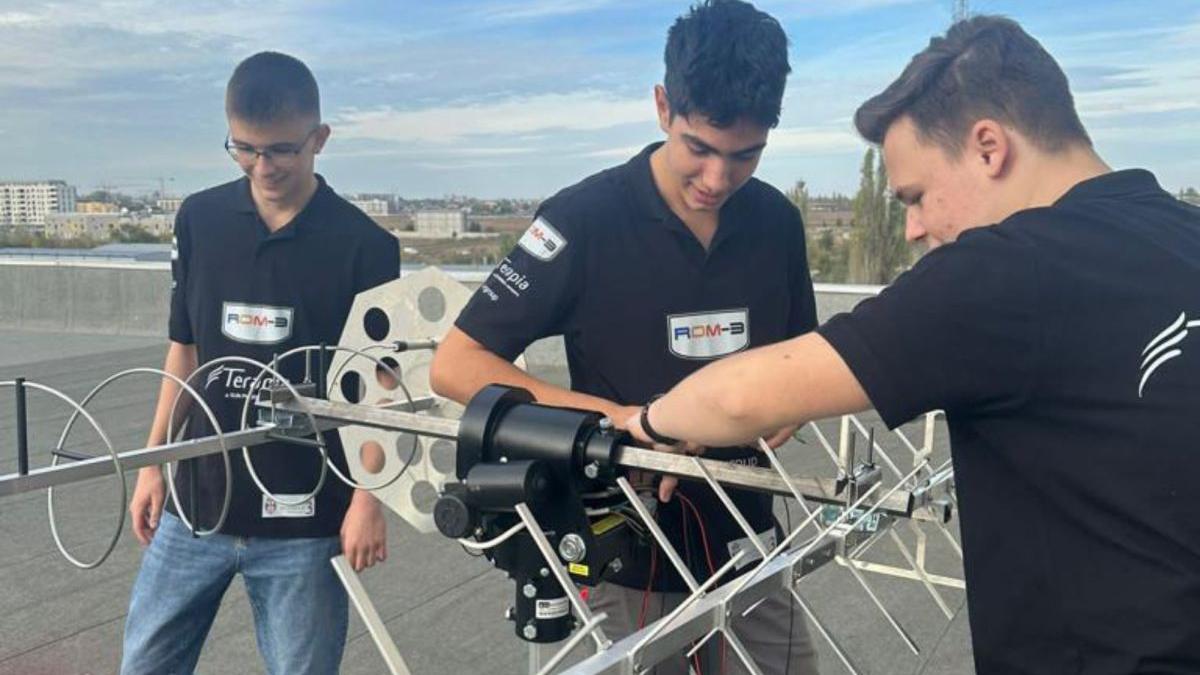 rom 3 satelit romanesc construit elevi ajuns orbita operational