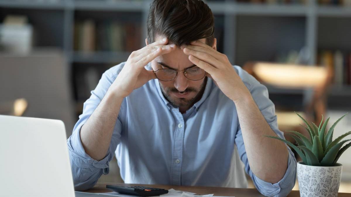 controale furnizori umfla facturi romani energie electrica gaze